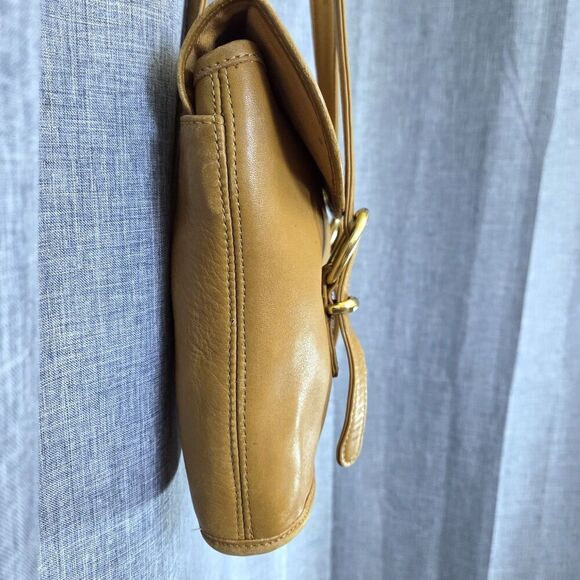 Green Fields Country Cowhide Collection Flap Shoulder Bag Butterscotch/Camel - Picture 4 of 16